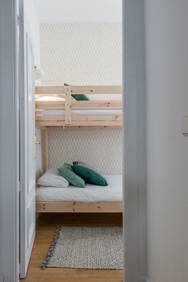 Guernica I Apartment Madrid Exterior photo
